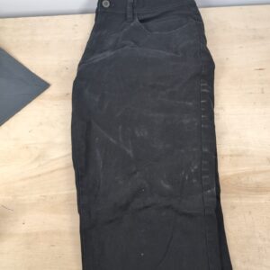 Amazon Essentials Men's Straight-Fit 5-Pocket Comfort Stretch Chino Trousers (Previously Goodthreads)