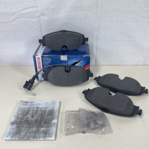 Bosch BP1505 - Brake Pads Car Front Axle - Bosch Quality - Reduced Noise and Dust - ECE-R90 Certified - Copper-Free - 1 Set of 4 Pads - With Accessories