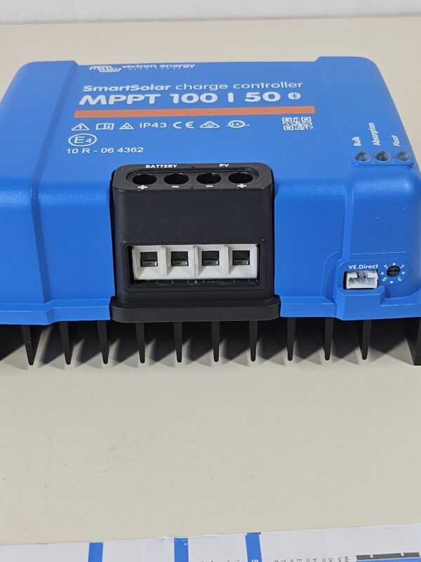 Victron SmartSolar charge controller MPPT 100/50 - Image 3