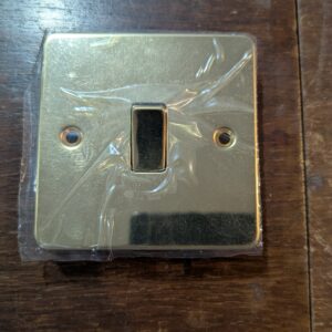 Knightsbridge FPAV8341PB Flat Plate 20A 1G Dp Switch-Polished Brass, 230 V