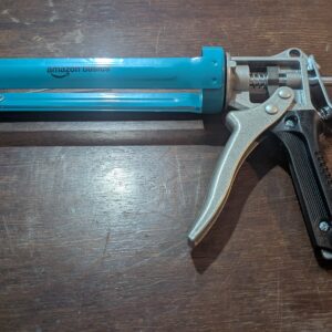 Amazon Basics Heavy Duty Sealant Caulking Gun - 310 ml (0.3 Litres) - 12:1 Thrust Ratio, Aluminium handle with plastic support grip, Blue/Grey