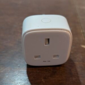 Amazon Basics Single Outlet Indoor 2.4 GHz Wi-Fi Smart Plug, works with Alexa only, 1-Pack, White, UK