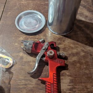 Spray Gun with Air Regulator 1.4mm 1.7mm 2.5mm Nozzle Gravity Feed HVLP Paint Gun Sprayer,1000CC Aluminum Cup,for Touch-up auto Paint, Primer, Clear top Coat