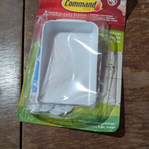 Command XL Jumbo Canvas Hanger, 1 Picture Nail and 4 Large Strips (L), White, Damage-Free Hanging, Holds up to 2.2 kg