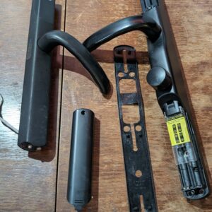 Yale Conexis L1 Smart Keyless Door Handle For Home Security, Remote Lock/Unlock, App Control, Key Card and Phone Tag Included, Black [BSI Approved]