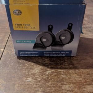 HELLA Trumpet Horn - ESSENTIAL HORN TE22 SET - 12V - 110dB(A) - Frequency range from: 400Hz - Frequency range to: 500Hz - High Tone/Low Tone - Electric - Flat Plug-in Connector - 3FH 007 728-831