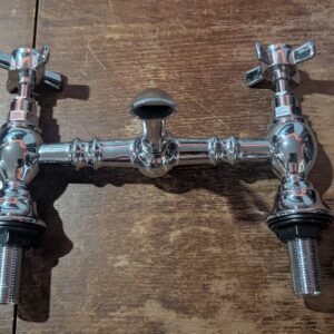 Gpoty Kitchen Sink Mixer Taps Chrome Dual Lever 1/4 Turn Easy Use 2 Hole Deck Mounted Mounted Cold and Hot Mixer Tap