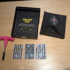 Muc-Off 20131 Puncture Plug Repair Kit - Puncture Repair Kit For Tubeless Bike Tyres - Includes 2-in-1 Puncture Plug/Reamer Tool, 10 Puncture Plugs & Pouch