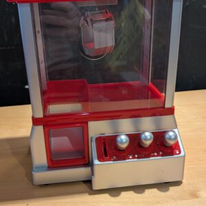 Vivo Technologies Retro Arcade Candy Grabber Machine with Claw Fairground Joystick Game Sweets Kids Mini Candy Grabber Catcher