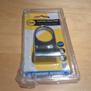 Yale P-110-CH Cylinder Pull, for 3.2cm cylinder diameter, Polished Brass Finish, Standard Security, Visi Packed, suitable for Wooden doors