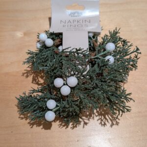 Ginger Ray Foliage Christmas Napkin Rings with Berries Tabletop Decorations 4 Pack,White,8cm