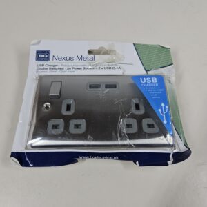 (dented) BG 13A Screwless Flatplate Double Switched Power Socket with 2 x USB Sockets 3.1A - Brushed Steel
