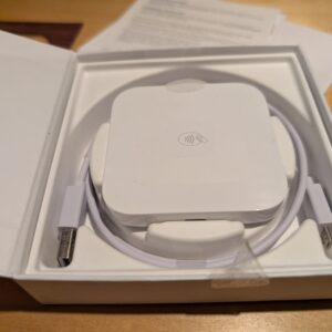 Square Card Reader - Payment terminal for accepting Contactless, Chip & PIN, Debit Cards, Credit Cards, Apple Pay, and Google Pay - UK Version