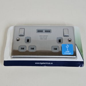 BG Electrical fbs22u3g Screwless Flat Plate Double Switched Fast Charging Power Socket with Two USB Charging Ports, 13 A, Brushed Steel, 16.3 cm*18.0 cm*3.1 cm