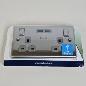 BG Electrical fbs22u3g Screwless Flat Plate Double Switched Fast Charging Power Socket with Two USB Charging Ports, 13 A, Brushed Steel, 16.3 cm*18.0 cm*3.1 cm