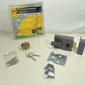 Yale P-89-DMG-PB-60 Deadlocking Nightlatch, Automatic Deadlock, Dark Metallic Finish/Brass Cylinder, High Security, Outdoor lock, Front Door Latch