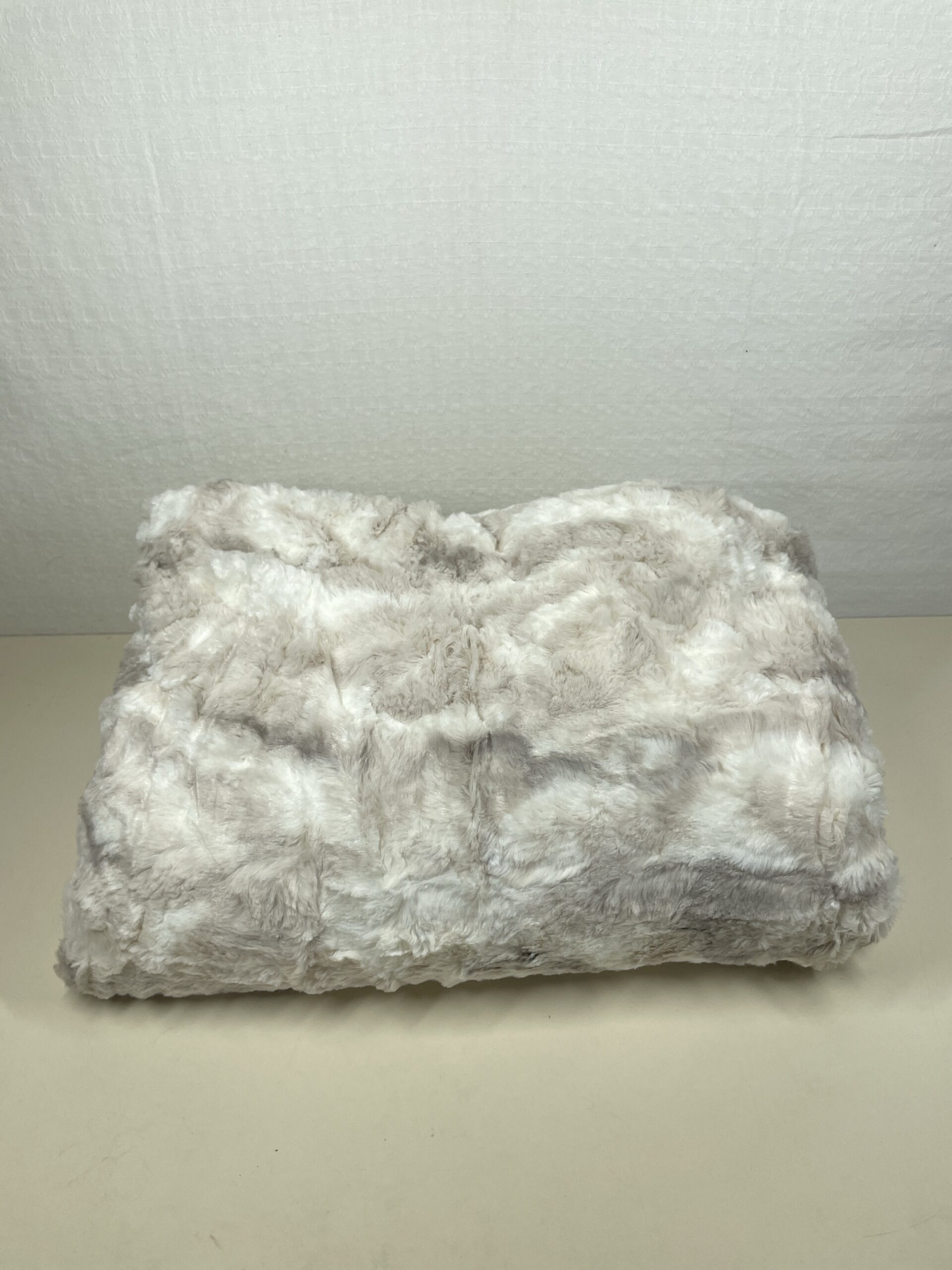 Wajade Sherpa Fleece Throw Blanket Fluffy Faux Fur Khaki White 130x160cm - Image 3