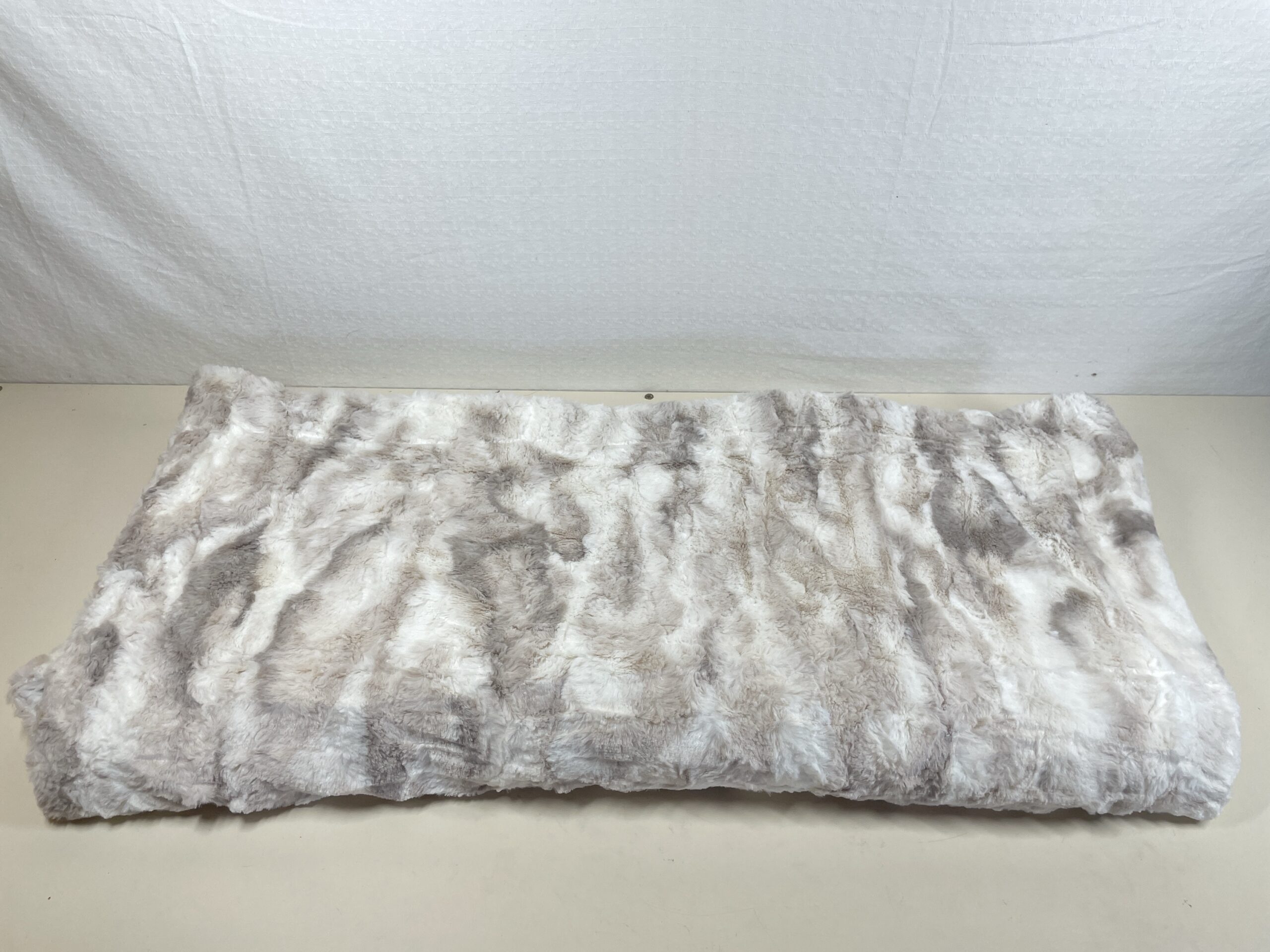 Wajade Sherpa Fleece Throw Blanket Fluffy Faux Fur Khaki White 130x160cm - Image 5