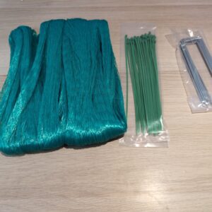 Garden Bird Netting 4x10m Green Mesh Anti Bird Net & Ties, Pegs