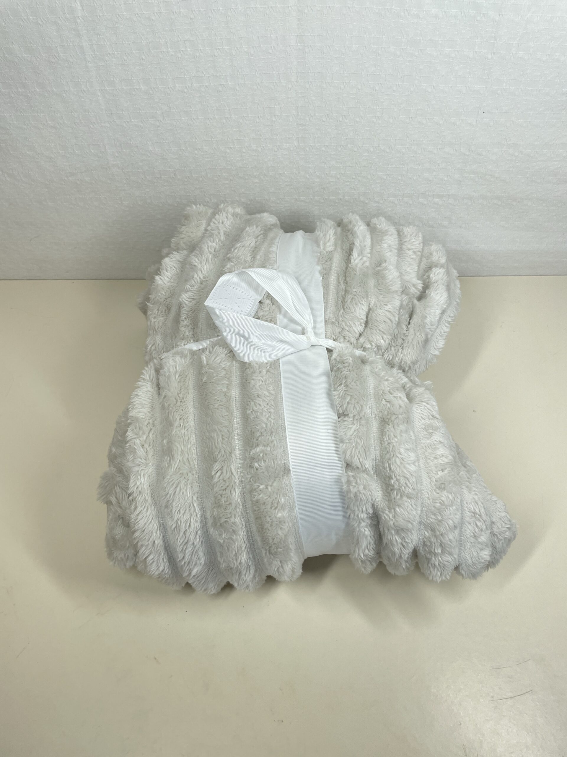 Fleece Throw Blanket Soft Warm Ribbed Sofa Bed 150x200cm Light Beige - Image 4